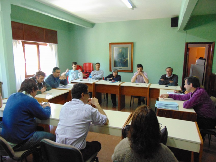 Reunión de Comisión con Funcionarios del D.E.